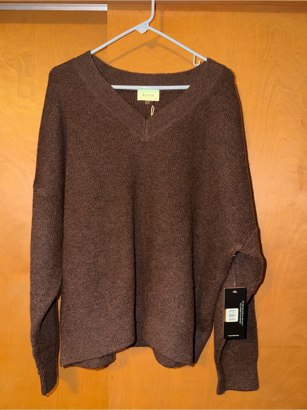 Korye Women's V-Neck Sweater in Brown